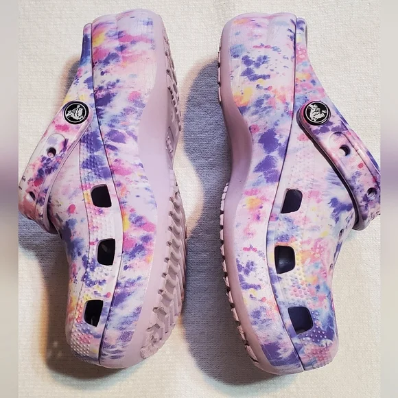 CROCS Women's Tie-Dye Slippers - Purple and Pink. Sz 6 - Picture 3 of 7